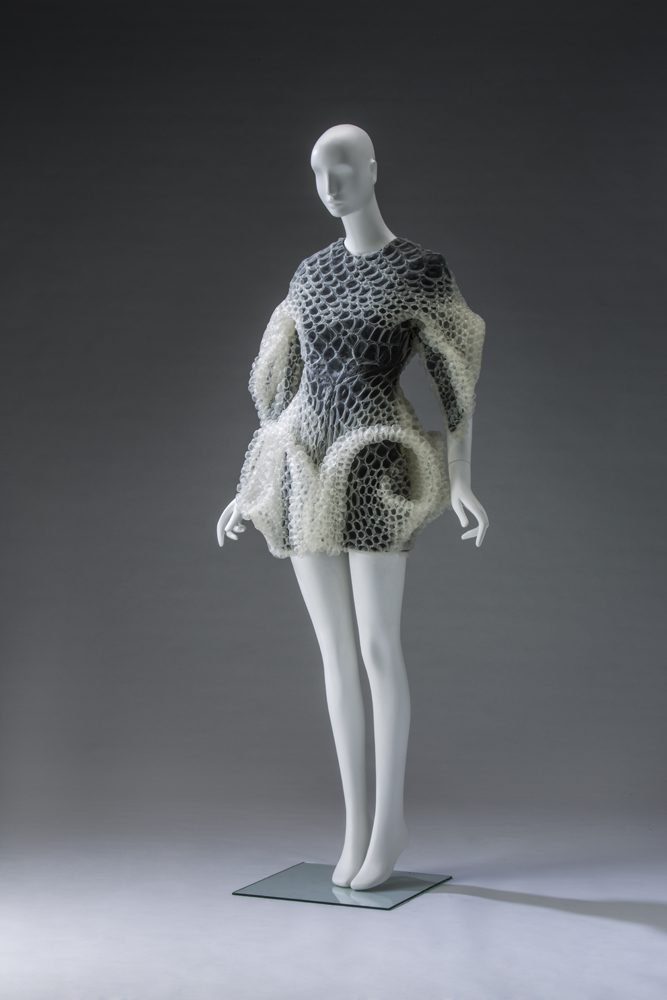 Iris van Herpen Dress / Autumn/Winter HC 2016 Collection of the Kyoto Costume Institute. Photo by Takashi Hatakeyama
